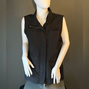Eddie Bauer Women's Vest Front Pockets Snap & Zipper Front Sz Large